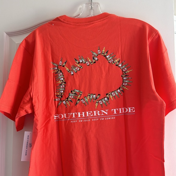 NWT Men’s s/s Southern Tide Beer Whale T - Picture 3 of 6